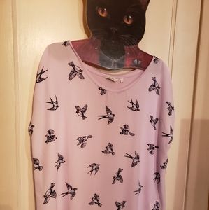 2/$20 Lightweight top with bird pattern